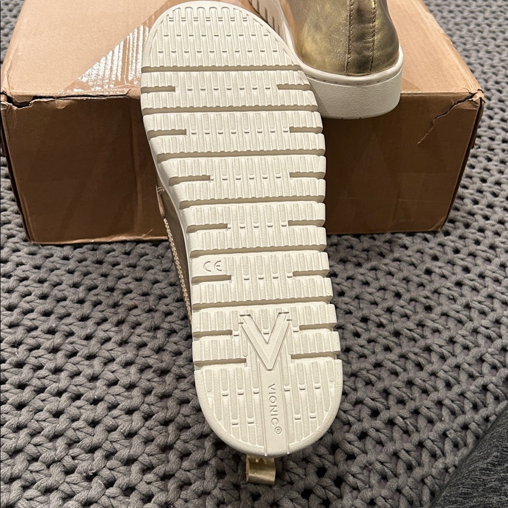 Vionic Uptown - Women's Comfort Loafers Gold 8.5 - Picture 7 of 7